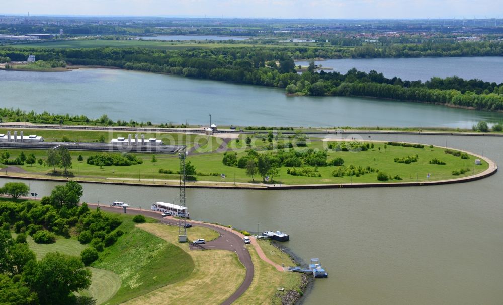 Rothensee von oben - Schleusen am Schiffshebewerk Rothensee am Elbe-Havel-Kanal am Wasserstraßenkreuz MD bei Rothensee in Sachsen-Anhalt