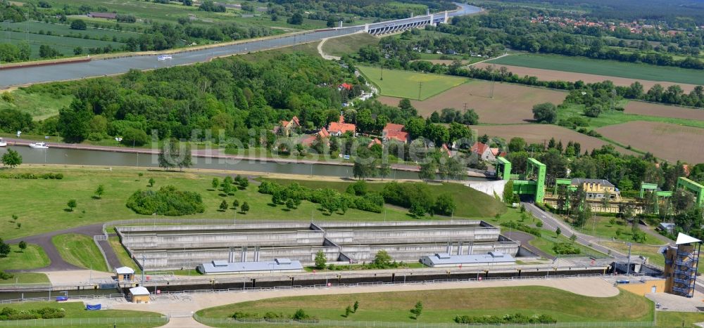 Luftaufnahme Rothensee - Schleusen am Schiffshebewerk Rothensee am Elbe-Havel-Kanal am Wasserstraßenkreuz MD bei Rothensee in Sachsen-Anhalt