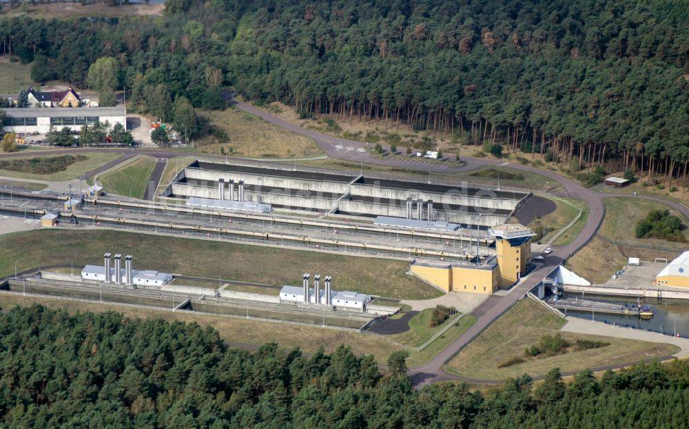 Luftaufnahme Magdeburg - Schleusen am Schiffshebewerk Rothensee am Elbe-Havel-Kanal am Wasserstraßenkreuz MD bei Rothensee in Sachsen-Anhalt