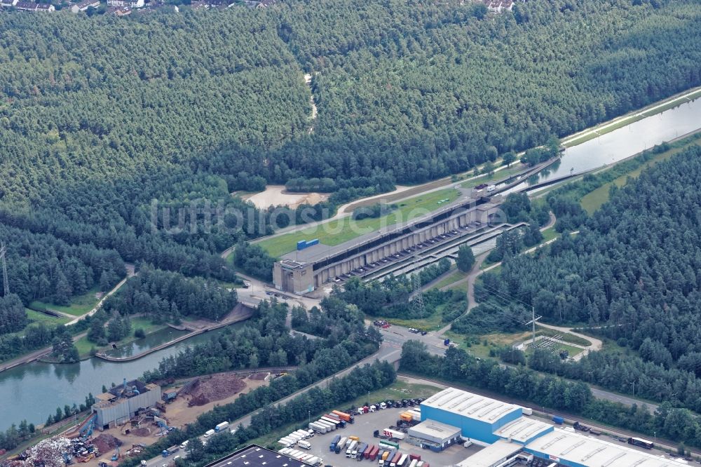 Nürnberg von oben - Schleusenanlage Eibach am Ufer der Wasserstraße des Main-Donau-Kanals in Nürnberg im Bundesland Bayern