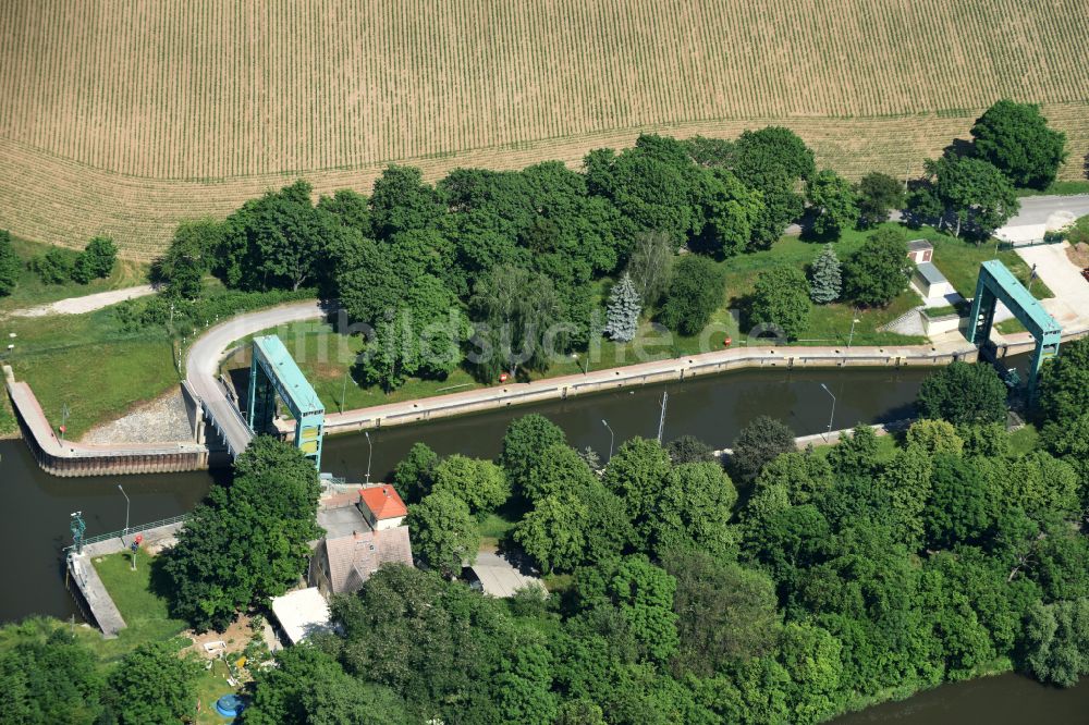 Könnern aus der Vogelperspektive: Schleusenanlagen Schleuse Alsleben an der Saale in Könnern im Bundesland Sachsen-Anhalt, Deutschland