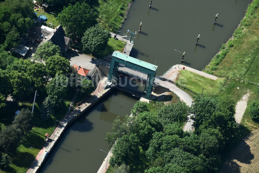 Könnern aus der Vogelperspektive: Schleusenanlagen Schleuse Alsleben an der Saale in Könnern im Bundesland Sachsen-Anhalt, Deutschland