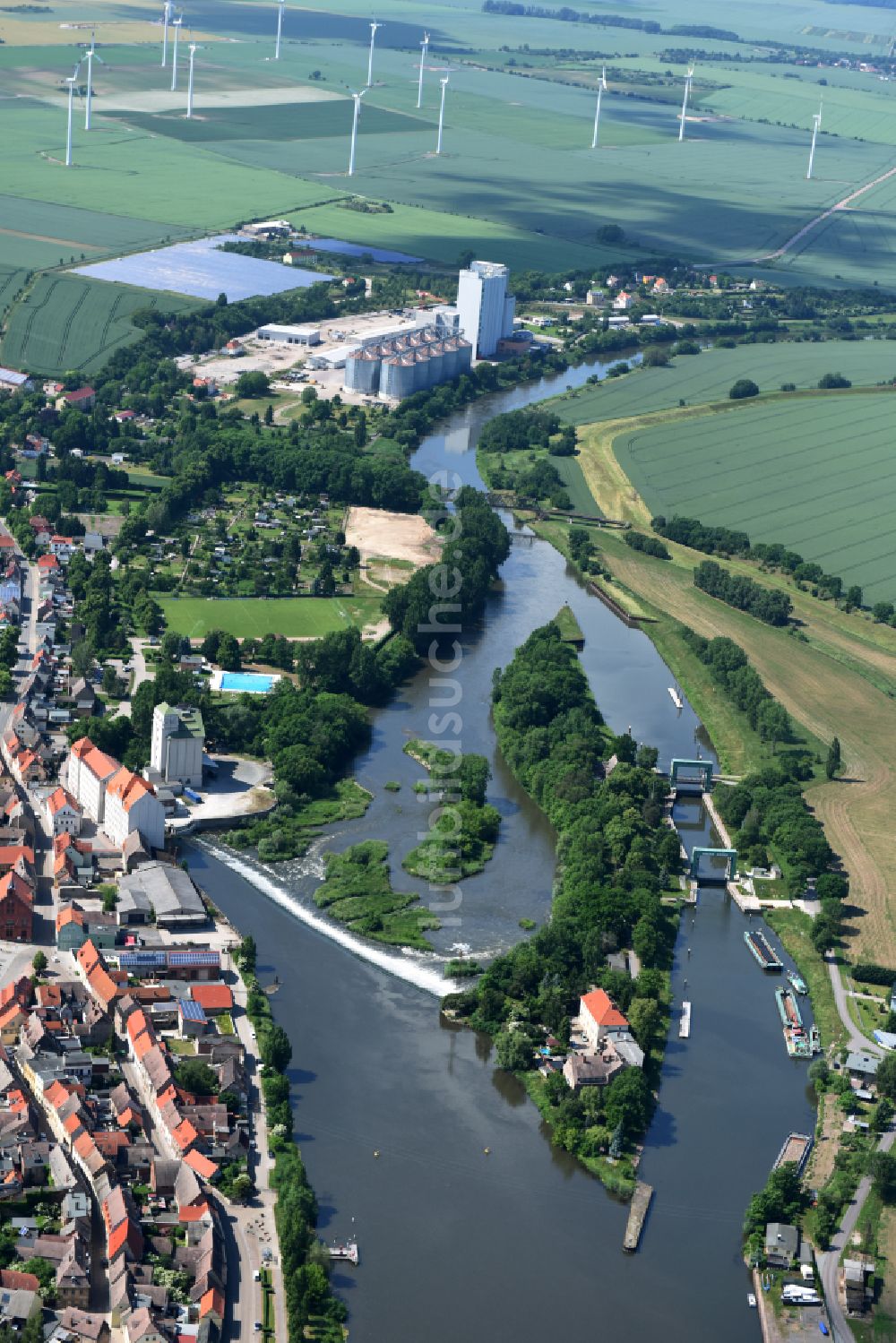 Luftaufnahme Könnern - Schleusenanlagen Schleuse Alsleben an der Saale in Könnern im Bundesland Sachsen-Anhalt, Deutschland