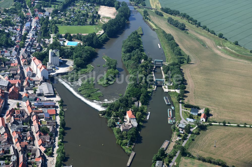 Könnern von oben - Schleusenanlagen Schleuse Alsleben an der Saale in Könnern im Bundesland Sachsen-Anhalt, Deutschland