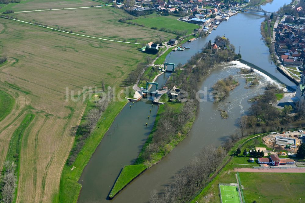 Könnern aus der Vogelperspektive: Schleusenanlagen Schleuse Alsleben an der Saale in Könnern im Bundesland Sachsen-Anhalt, Deutschland