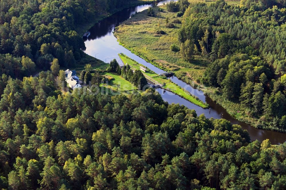 Röddelin aus der Vogelperspektive: Schleusenanlagen Schleuse Schorfheide in Röddelin im Bundesland Brandenburg, Deutschland