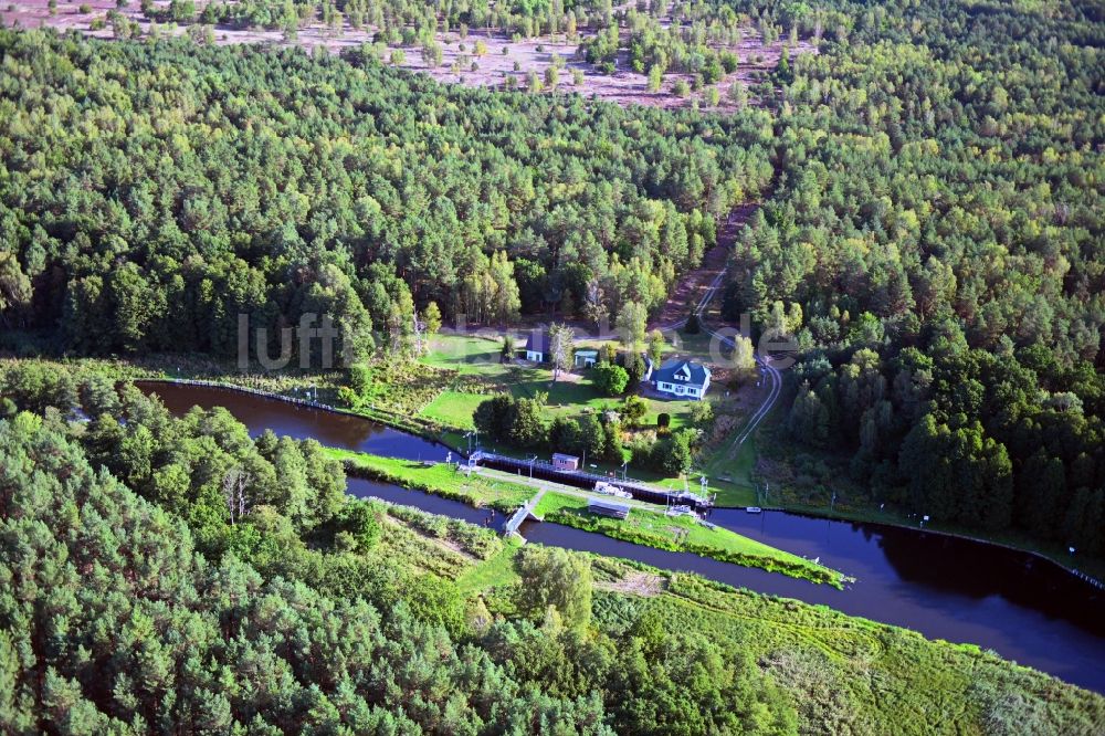 Röddelin von oben - Schleusenanlagen Schleuse Schorfheide in Röddelin im Bundesland Brandenburg, Deutschland