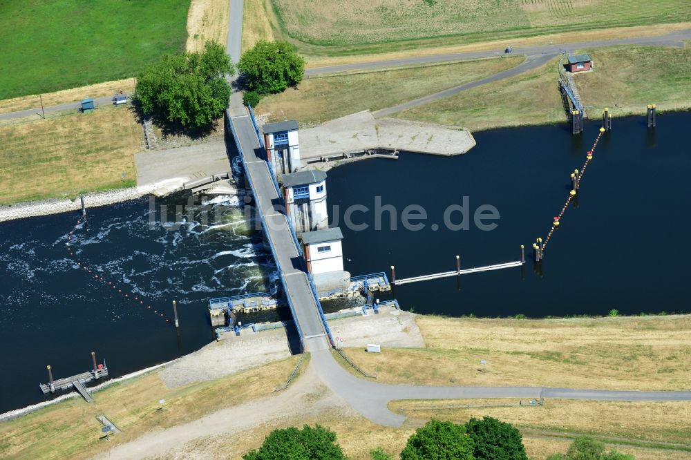 Luftaufnahme Gnevsdorf - Schleusenanlagen am Ufer des Flußverlaufes Gnevsdorfer Vorfluter in Gnevsdorf im Bundesland Brandenburg