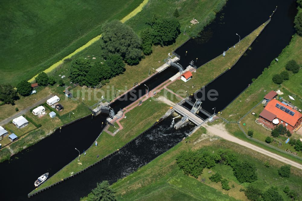 Eldena von oben - Schleusenanlagen am Ufer der MEW Müritz- Elde- Wasserstraße in Eldena im Bundesland Mecklenburg-Vorpommern, Deutschland