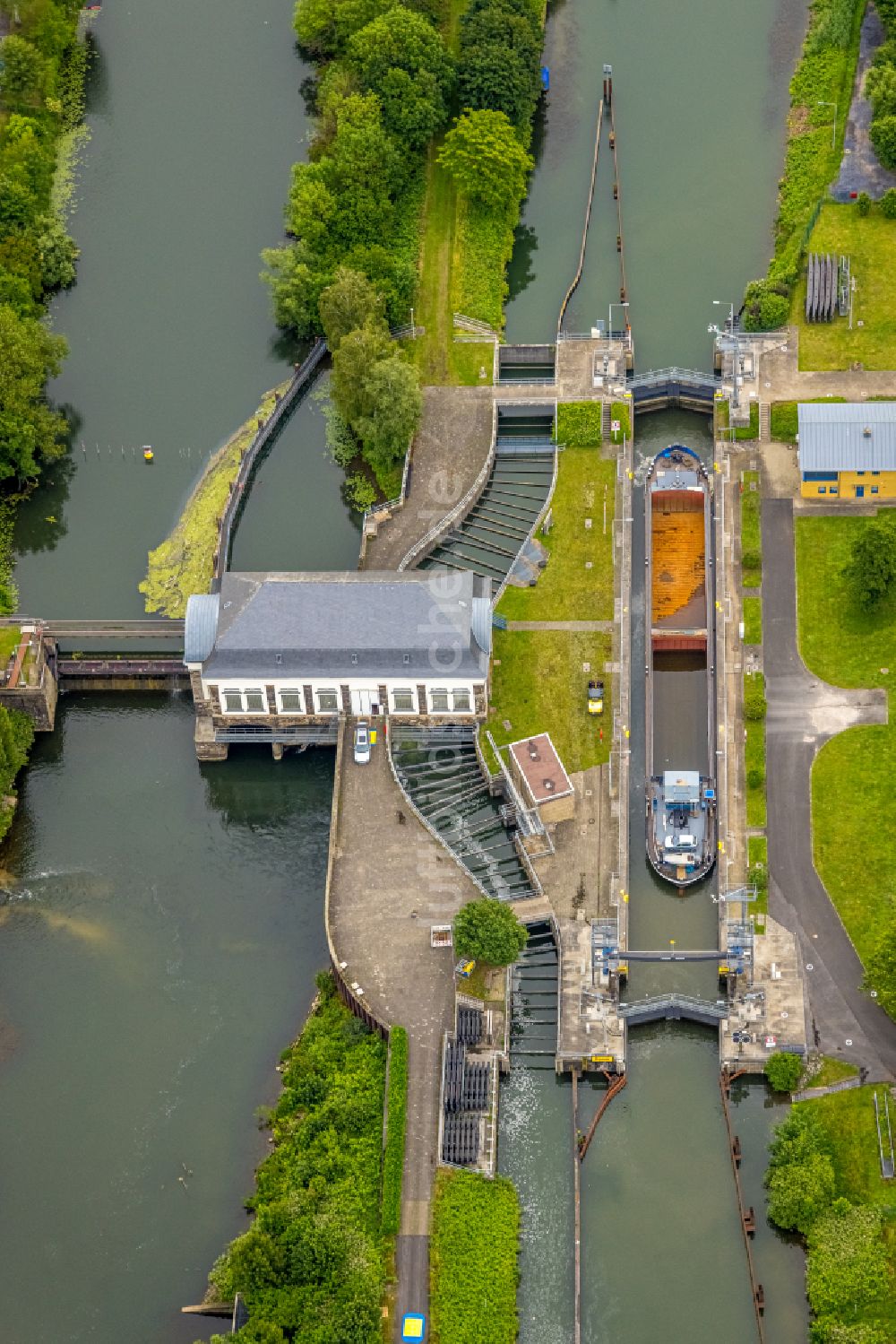 Luftaufnahme Hamm - Schleusenanlagen am Ufer der Wasserstraße Datteln-Hamm-Kanal in Hamm im Bundesland Nordrhein-Westfalen, Deutschland