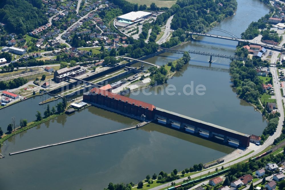 Passau aus der Vogelperspektive: Schleusenanlagen am Ufer der Wasserstraße der Donau im Ortsteil Maierhof in Passau im Bundesland Bayern, Deutschland