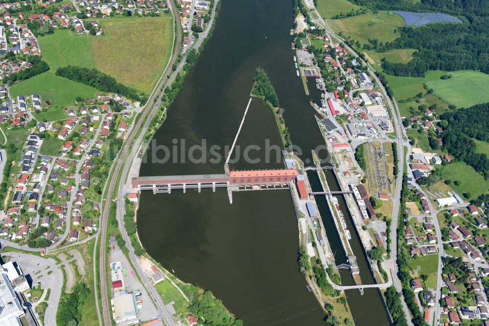 Passau von oben - Schleusenanlagen am Ufer der Wasserstraße der Donau im Ortsteil Maierhof in Passau im Bundesland Bayern, Deutschland