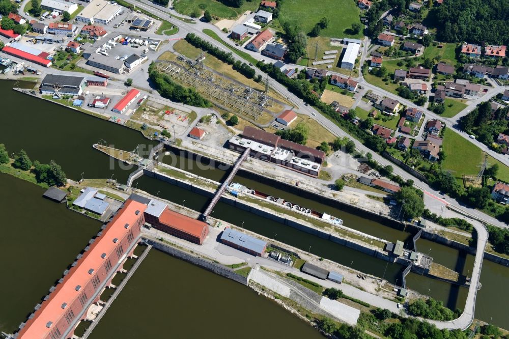 Passau von oben - Schleusenanlagen am Ufer der Wasserstraße der Donau im Ortsteil Maierhof in Passau im Bundesland Bayern, Deutschland