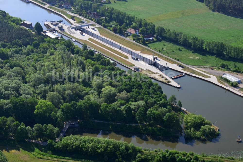 Luftaufnahme Wusterwitz - Schleusenanlagen am Ufer der Wasserstraße des Elbe-Havel-Kanales in Wusterwitz im Bundesland Brandenburg