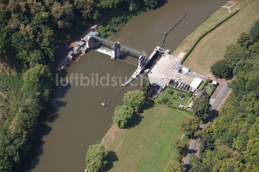 Cramberg aus der Vogelperspektive: Schleusenanlagen am Ufer der Wasserstraße der Lahn in Cramberg im Bundesland Rheinland-Pfalz, Deutschland