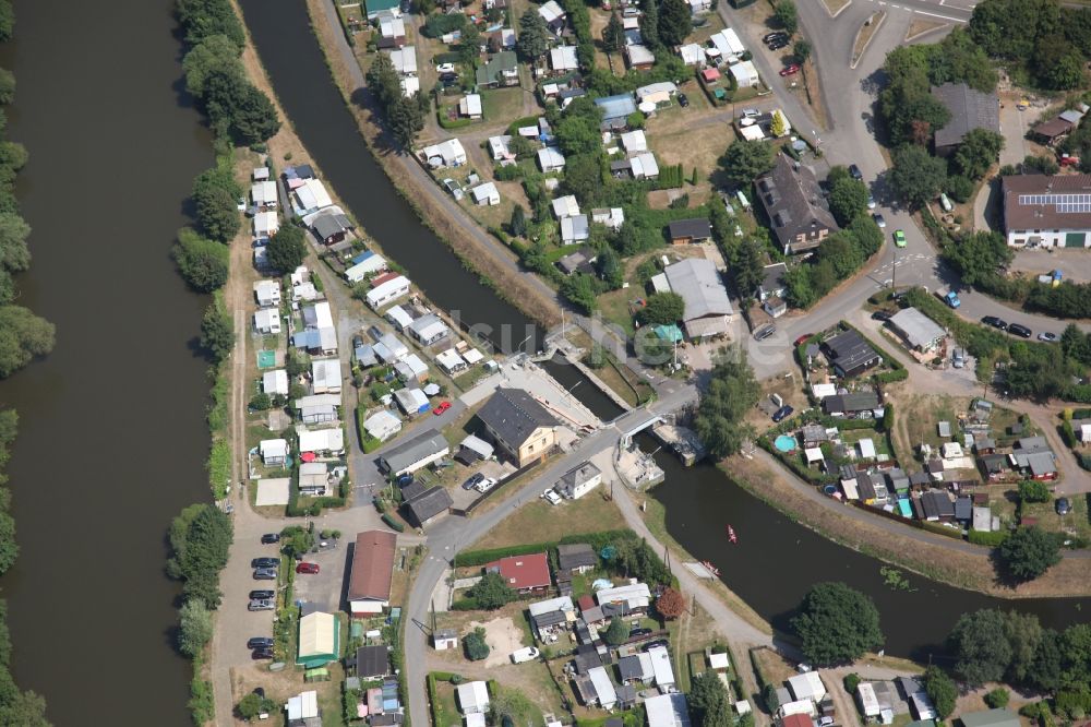 Luftbild Lahnstein - Schleusenanlagen am Ufer der Wasserstraße der Lahn in Lahnstein im Bundesland Rheinland-Pfalz, Deutschland