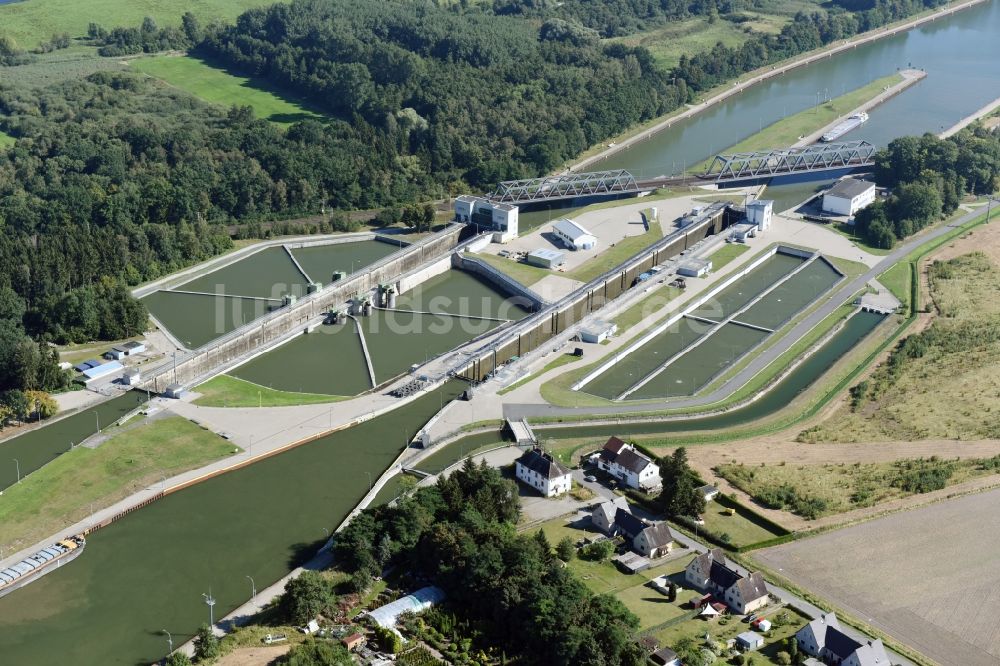 Luftbild Sülfeld - Schleusenanlagen am Ufer der Wasserstraße des Mittellandkanal in Sülfeld im Bundesland Niedersachsen