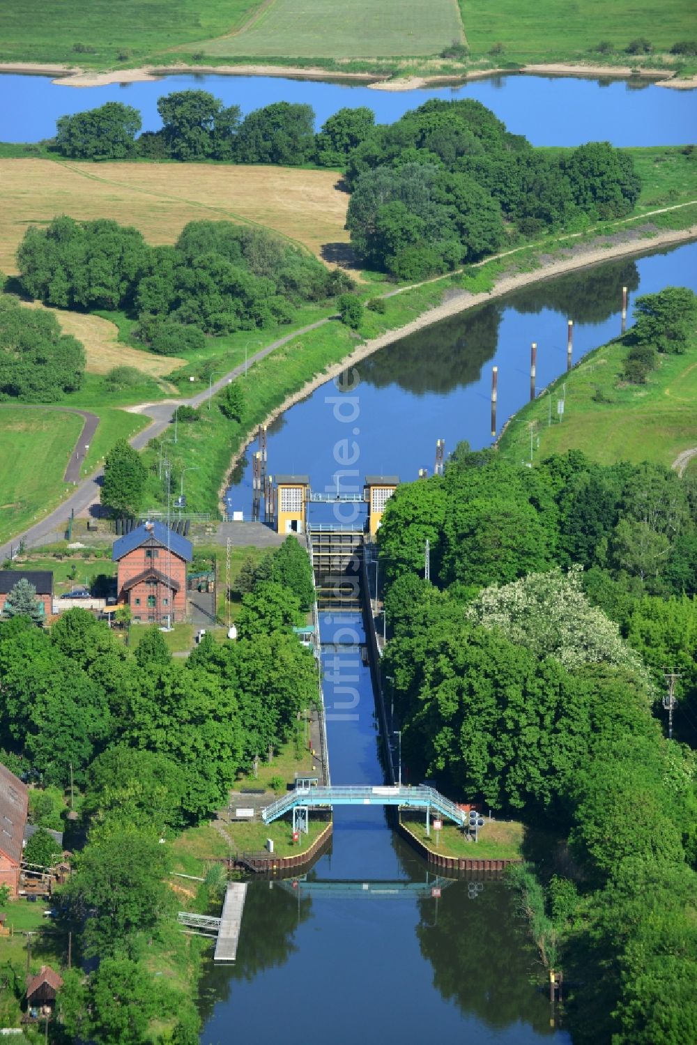 Luftbild Elbe-Parey - Schleusenanlagen am Ufer der Wasserstraße des Pareyer Verbindungskanals des Wasser- und Schifffahrtsamt Brandenburg in Elbe-Parey im Bundesland Sachsen-Anhalt