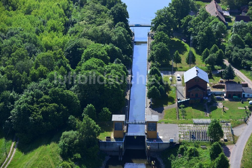 Luftaufnahme Elbe-Parey - Schleusenanlagen am Ufer der Wasserstraße des Pareyer Verbindungskanals des Wasser- und Schifffahrtsamt Brandenburg in Elbe-Parey im Bundesland Sachsen-Anhalt