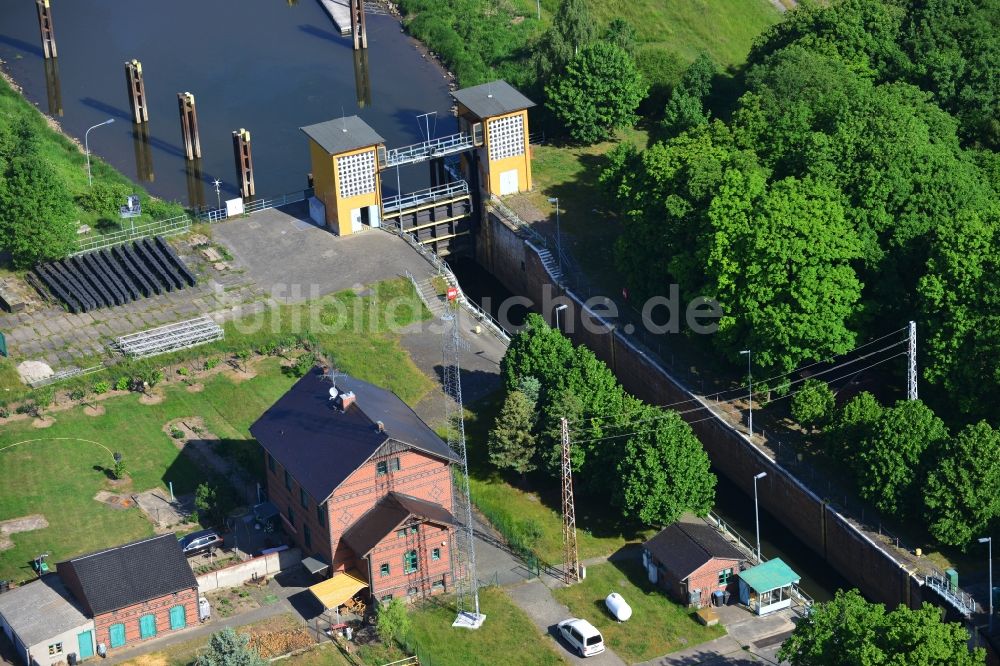 Luftbild Elbe-Parey - Schleusenanlagen am Ufer der Wasserstraße des Pareyer Verbindungskanals des Wasser- und Schifffahrtsamt Brandenburg in Elbe-Parey im Bundesland Sachsen-Anhalt