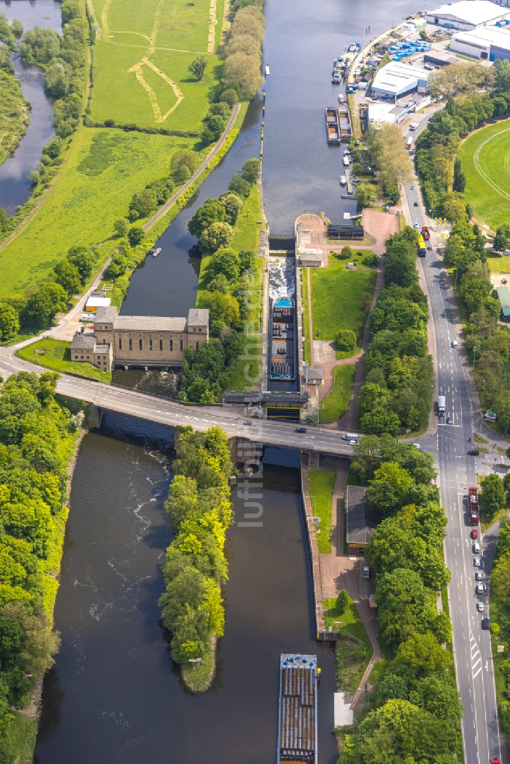 Saarnberg aus der Vogelperspektive: Schleusenanlagen am Ufer der Wasserstraße Schifffahrtskanal in Saarnberg im Bundesland Nordrhein-Westfalen, Deutschland