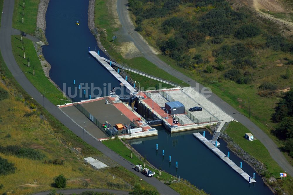 Luftbild Markkleeberg - Schleusenanlagen am Ufer der Wasserstraße des Verbindungskanal Auenhainer Bucht des Markkleeberger See in Markkleeberg im Bundesland Sachsen