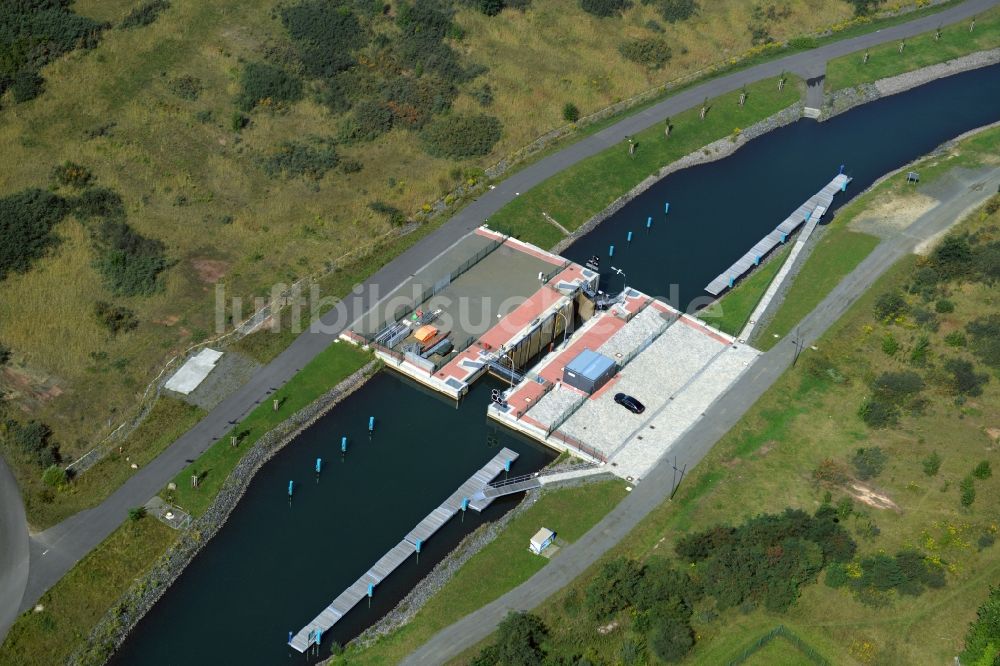 Luftbild Markkleeberg - Schleusenanlagen am Ufer der Wasserstraße des Verbindungskanal Auenhainer Bucht des Markkleeberger See in Markkleeberg im Bundesland Sachsen