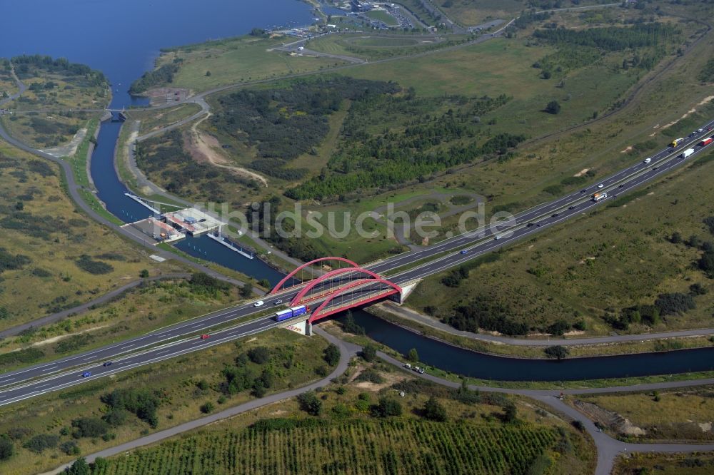 Luftbild Markkleeberg - Schleusenanlagen am Ufer der Wasserstraße des Verbindungskanal Auenhainer Bucht des Markkleeberger See in Markkleeberg im Bundesland Sachsen