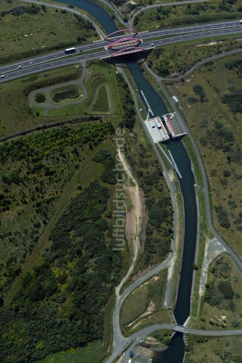 Luftbild Markkleeberg - Schleusenanlagen am Ufer der Wasserstraße des Verbindungskanal Auenhainer Bucht des Markkleeberger See in Markkleeberg im Bundesland Sachsen