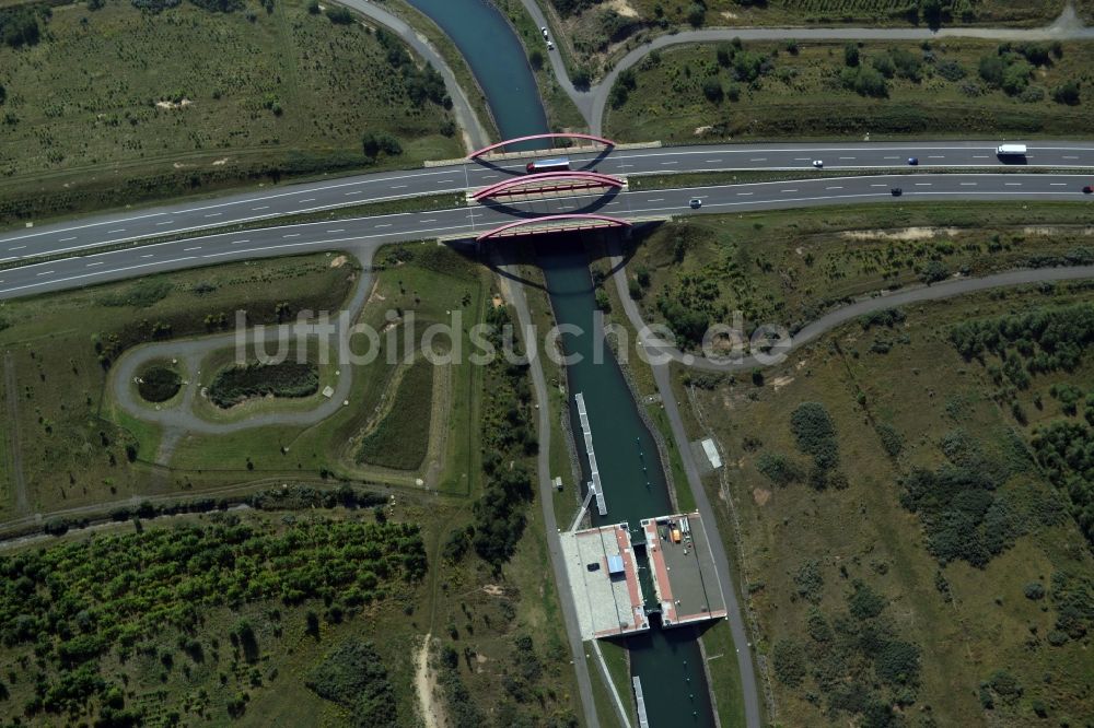 Luftbild Markkleeberg - Schleusenanlagen am Ufer der Wasserstraße des Verbindungskanal Auenhainer Bucht des Markkleeberger See in Markkleeberg im Bundesland Sachsen