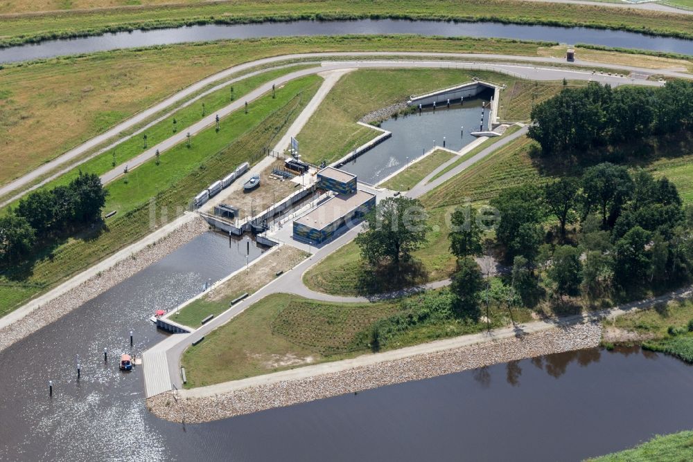 Luftaufnahme Senftenberg - Schleusenanlagen im Verbindungskanal vom Senftenberger See zum Geierswalder See in Senftenberg im Bundesland Brandenburg