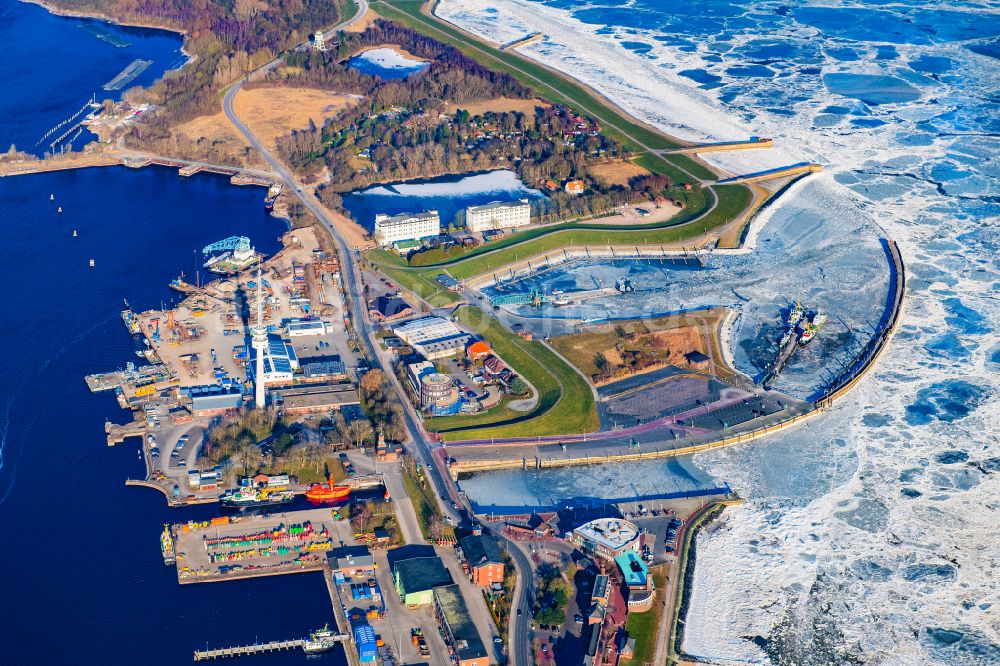 Wilhelmshaven von oben - Schleuseninsel mit Ortsbereich in Wilhelmshaven im Bundesland Niedersachsen, Deutschland