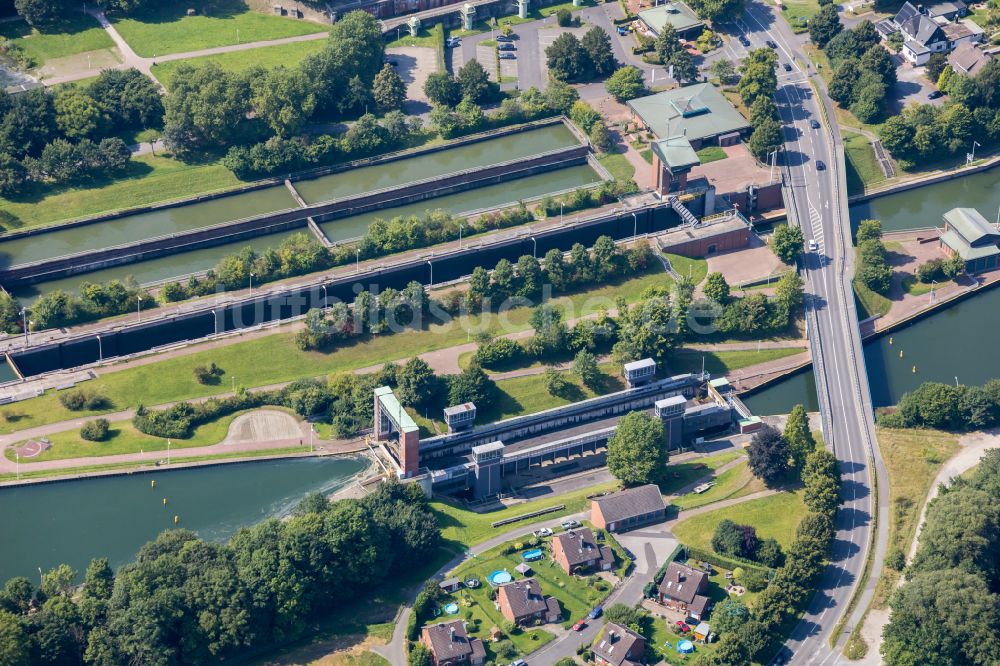 Waltrop von oben - Schleusenpark Waltrop mit Neuem Schiffshebewerk und Sparschleuse und historisches Schiffshebewerk Henrichenburg am Rhein-Herne-Kanal in Waltrop im Bundesland Nordrhein-Westfalen