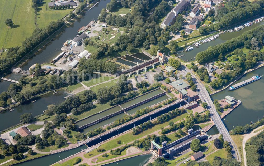 Waltrop aus der Vogelperspektive: Schleusenpark Waltrop mit Neuem Schiffshebewerk und Sparschleuse und historisches Schiffshebewerk Henrichenburg am Rhein-Herne-Kanal in Waltrop im Bundesland Nordrhein-Westfalen