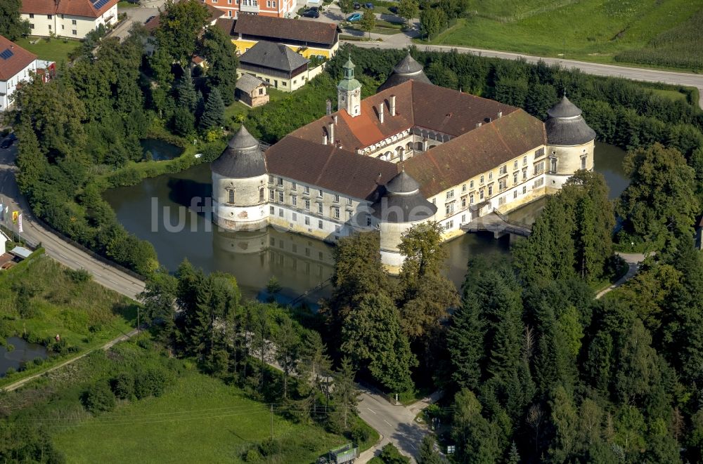 Luftbild Aistersheim - Schloss Aistersheim im Bundesland Oberösterreich in Österreich