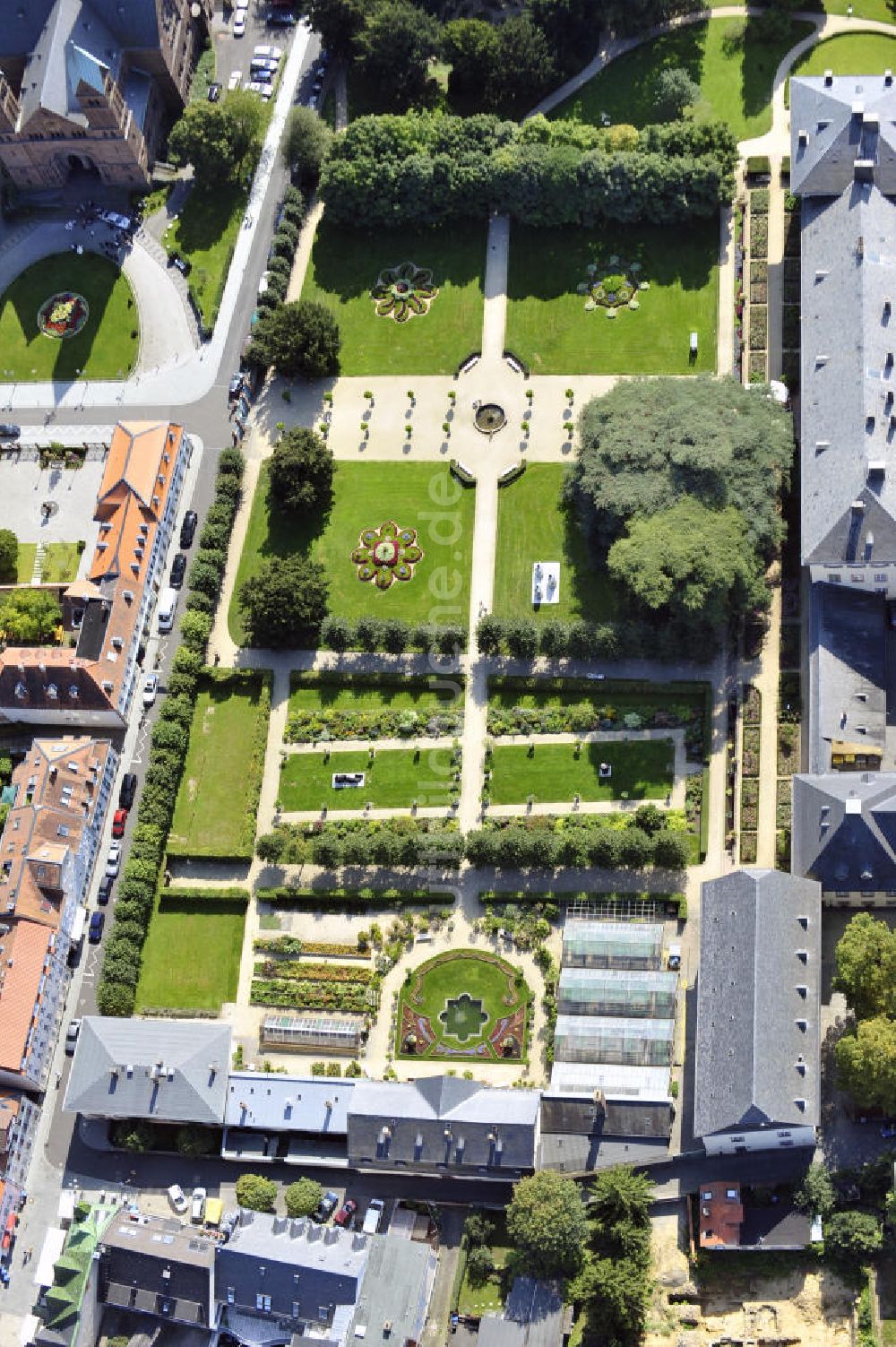 Bad Homburg aus der Vogelperspektive: Schloss Bad Homburg und Schlosspark in Homburg, Hessen