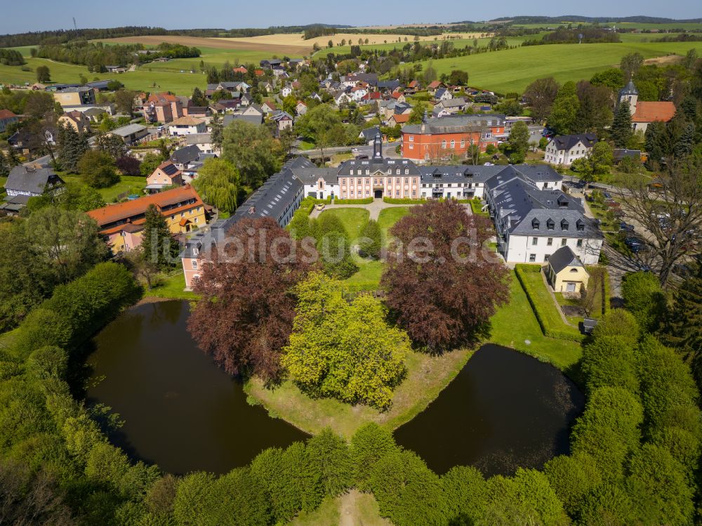 Großharthau von oben - Schloß Barock- und Schlosspark in Großharthau im Bundesland Sachsen, Deutschland