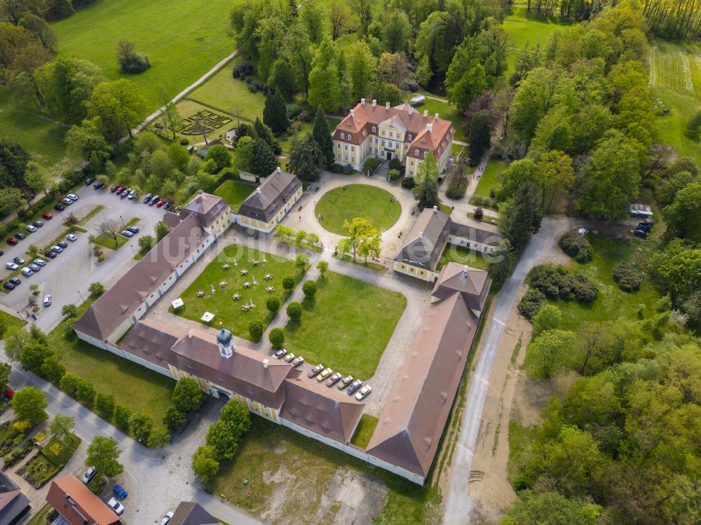 Rammenau aus der Vogelperspektive: Schloß Barockschloss Rammenau in Rammenau im Bundesland Sachsen, Deutschland