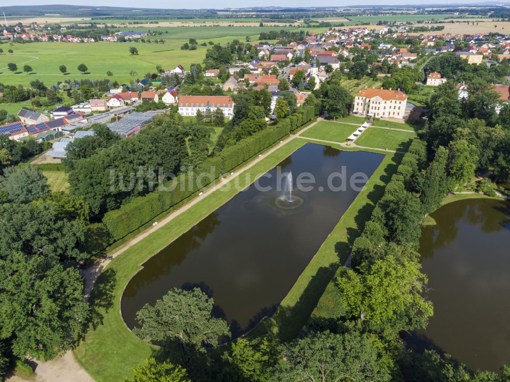 Zabeltitz aus der Vogelperspektive: Schloß - Barockschloss in Zabeltitz im Bundesland Sachsen, Deutschland