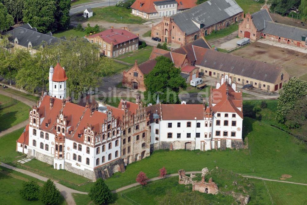 Luftaufnahme Basedow - Schloß Basedow