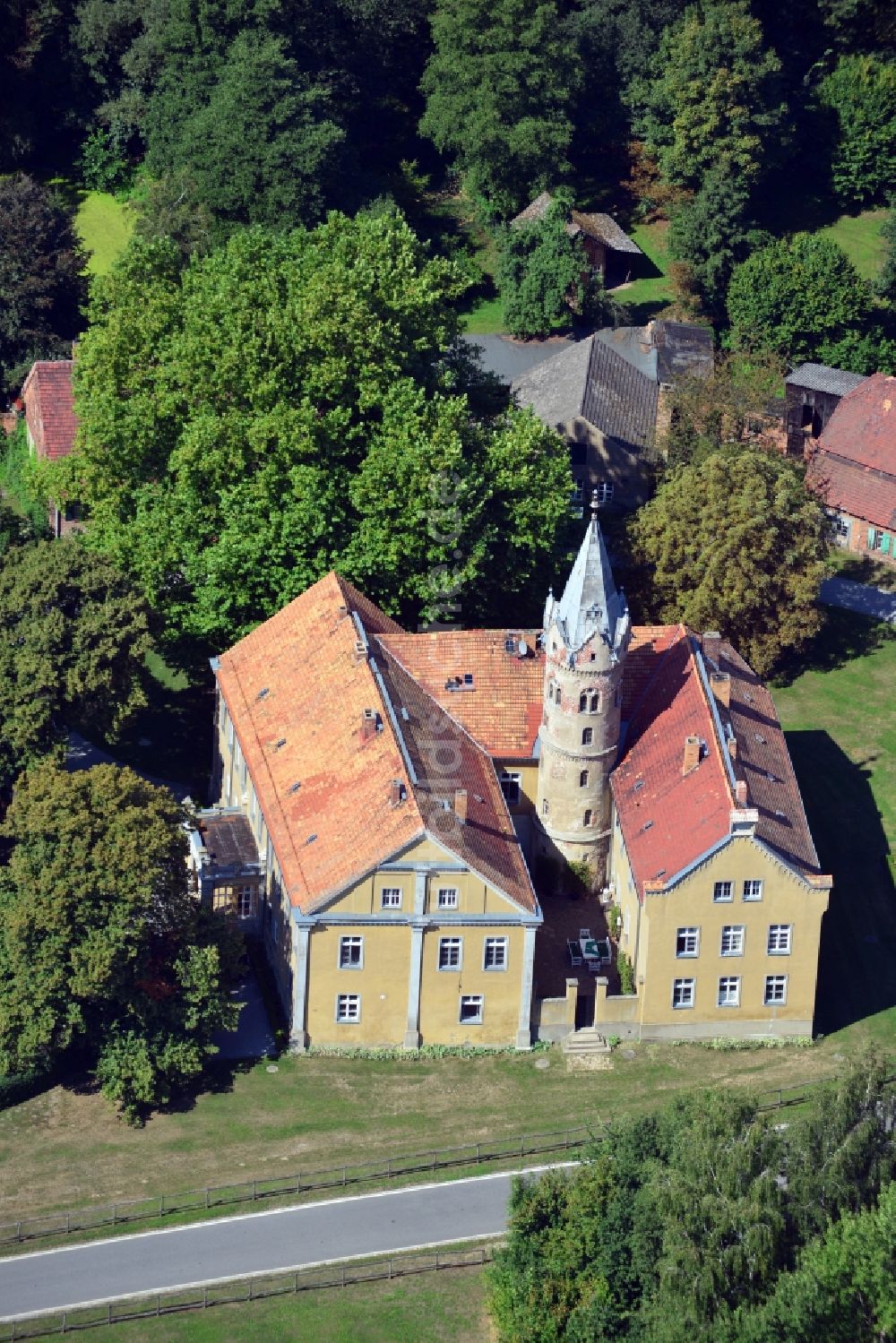 Luftaufnahme Beesdau - Schloss Beesdau bei Beesdau in Brandenburg