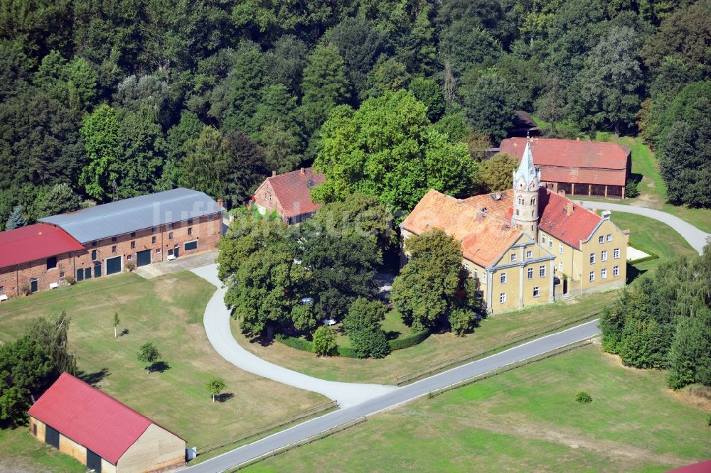 Beesdau aus der Vogelperspektive: Schloss Beesdau bei Beesdau in Brandenburg