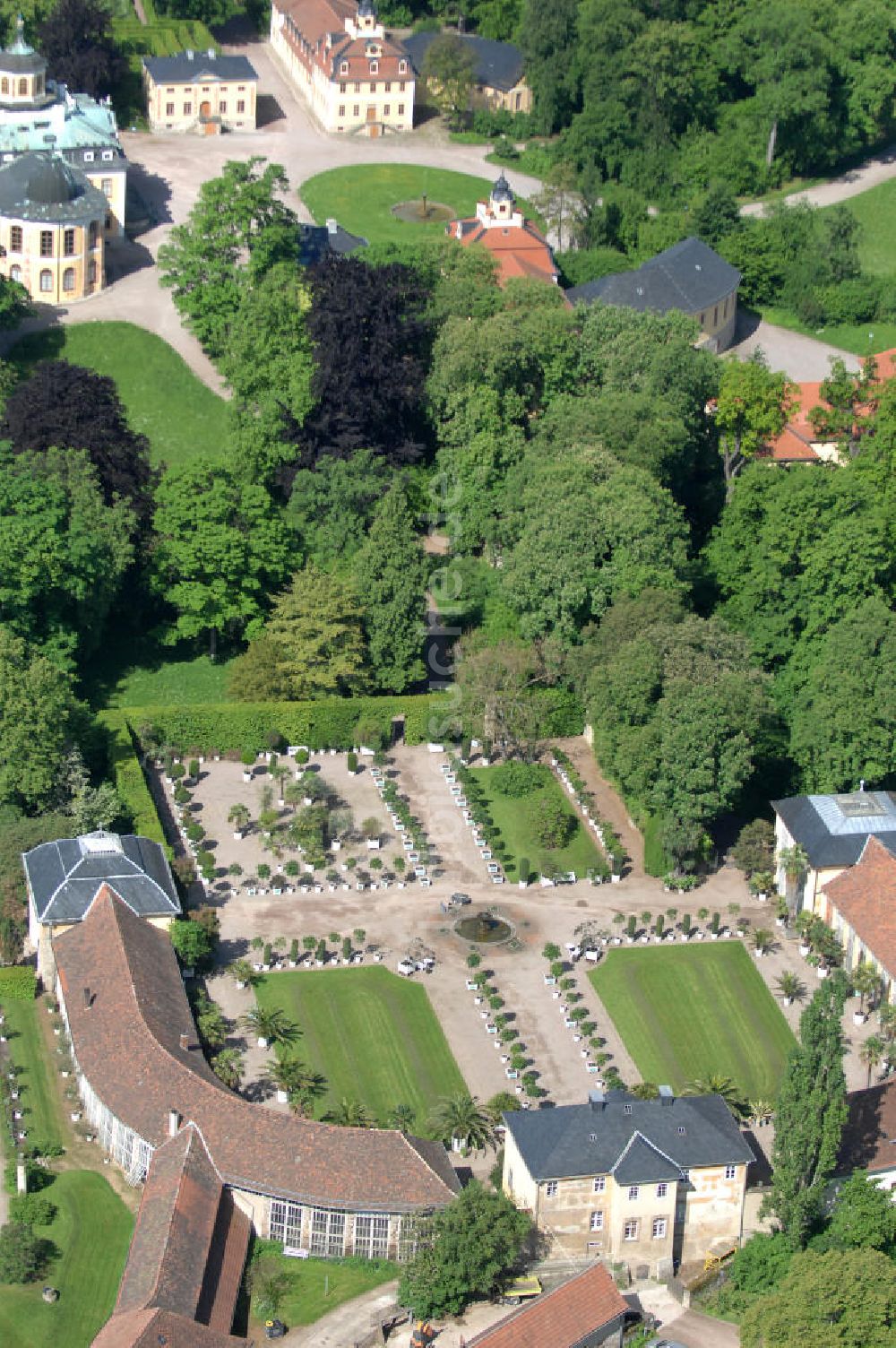 Weimar von oben - Schloss Belvedere südlich von Weimar in Thüringen