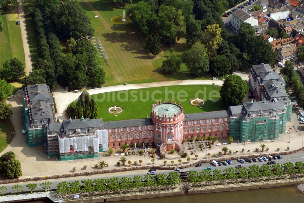 Luftaufnahme Wiesbaden - Schloss Biebrich