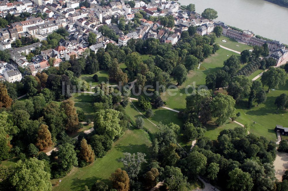 Luftbild Wiesbaden - Schloss Biebrich in Wiesbaden