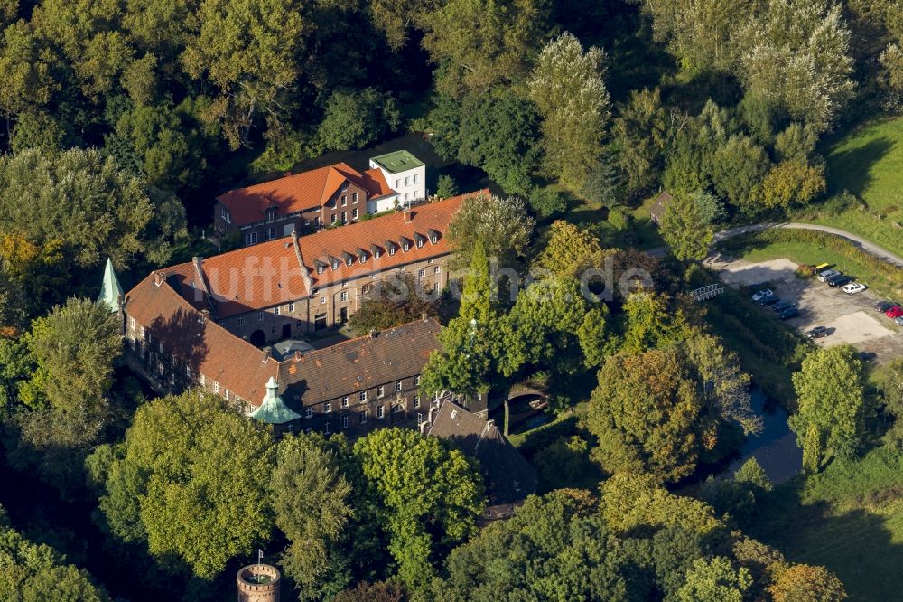 Luftaufnahme Castrop-Rauxel - Schloss Bladenhorst in Castrop-Rauxel im Bundesland Nordrhein-Westfalen