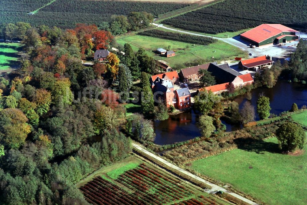 Luftbild Neukirchen-Vluyn - Schloss Bloemersheim in Neukirchen-Vluyn im Bundesland Nordrhein-Westfalen