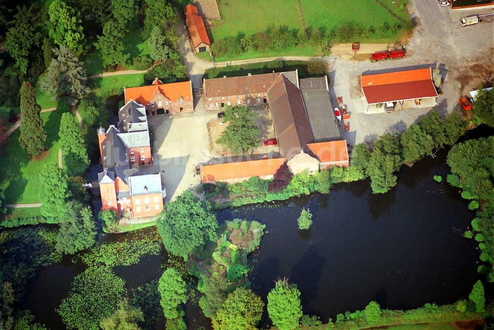 Neukirchen-Vluyn von oben - Schloss Bloemersheim in Neukirchen-Vluyn im Bundesland Nordrhein-Westfalen