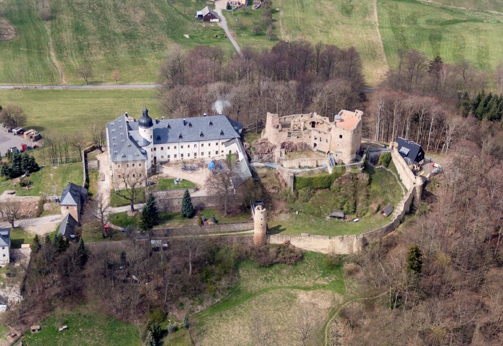 Frauenstein aus der Vogelperspektive: Schloss und Burg Frauenstein im Erzgebirge in Sachsen