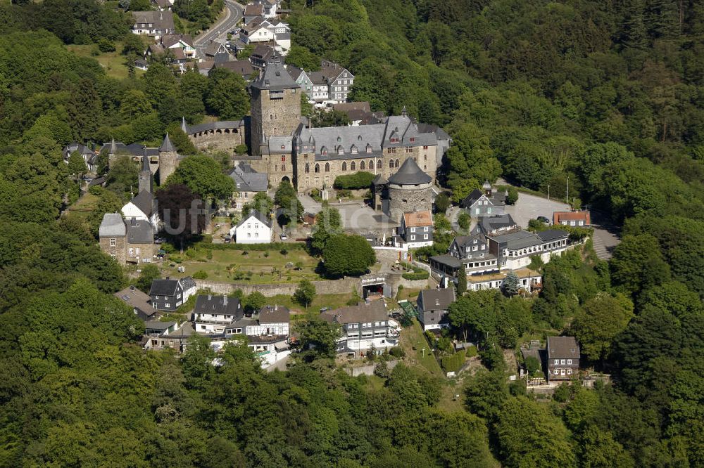 Burg / Solingen von oben - Schloss Burg ,die größte rekonstruierte Burganlage in Nordrhein-Westfalen